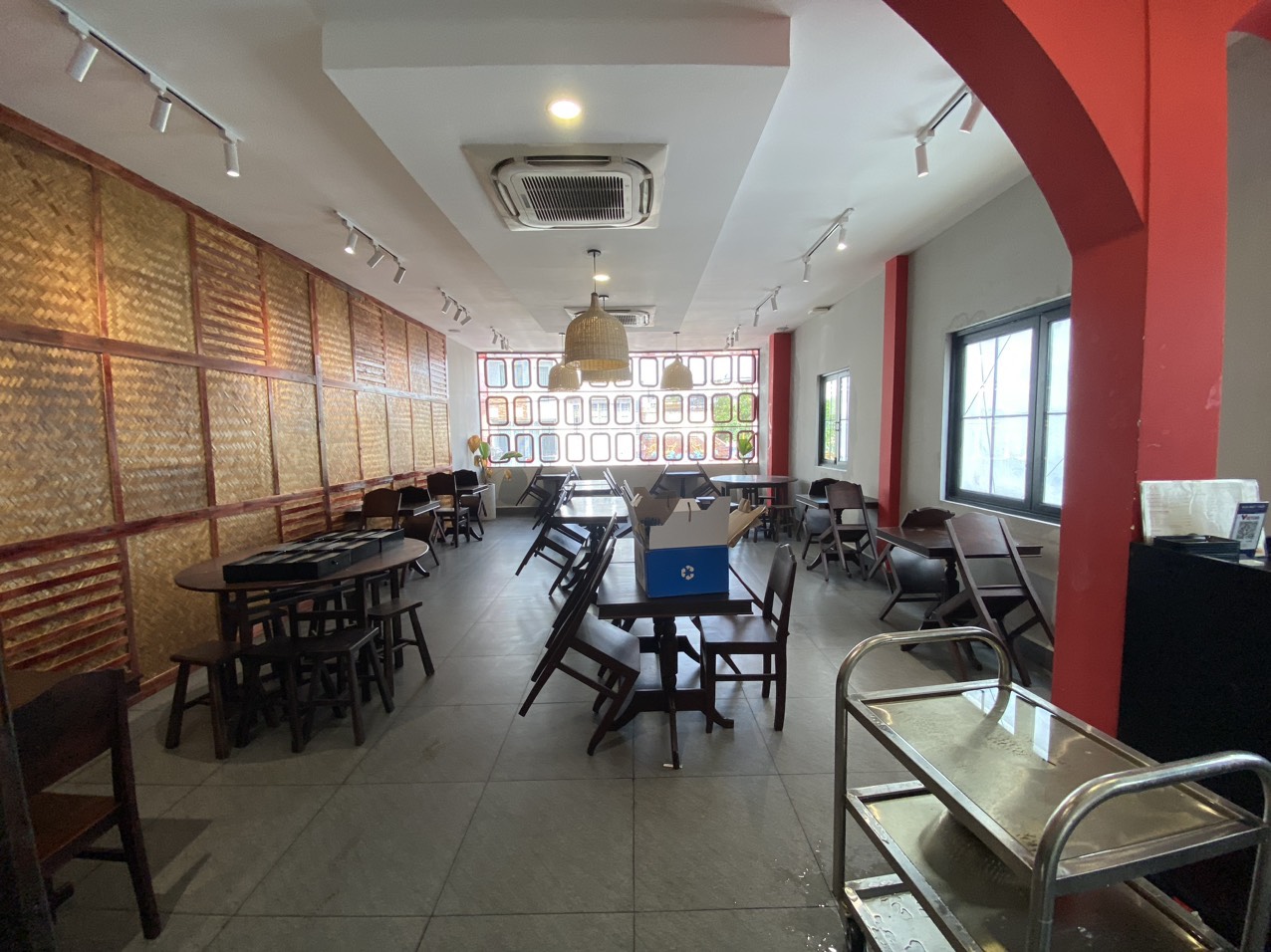 Cho thuê Hoặc Sang quán ăn nhà nguyên căn mặt tiền đường Huỳnh Văn Bánh P.17, Q. Phú Nhuận.